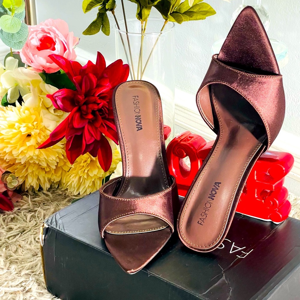 Fashion Nova satin Brown Mules BNIB with extra taps and dust bags!